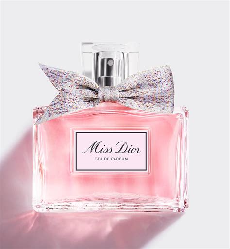 what does Miss Dior perfume smell like